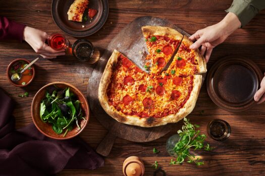 Pizzatyylit esittelyssä. Lähde makumatkalla napolilaisen pizzan mukana, tai tutustu lähi-idän pizzaan.