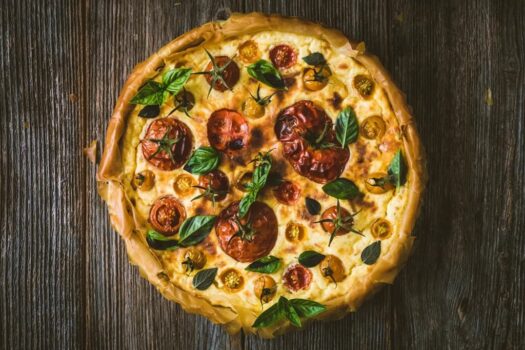 Filotaikinapiirakka salamilla ja mozzarellalla resepti