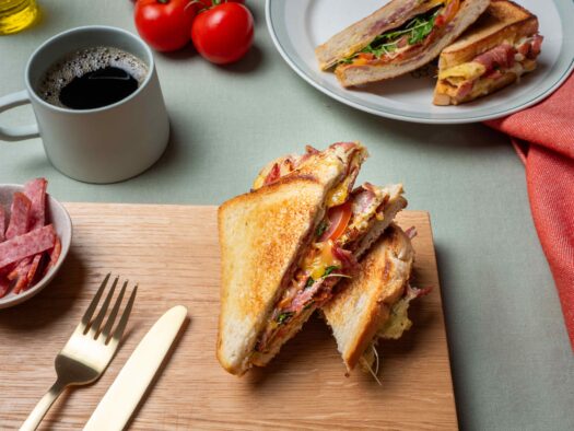 Kotivaran kuukauden resepti Yhden pannun meetvurstileipä